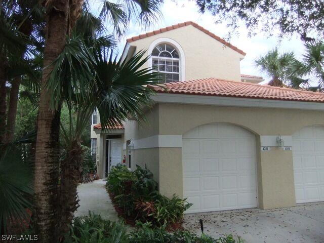 Property Photo:  88 Silver Oaks Circle 4201  FL 34119-4687 