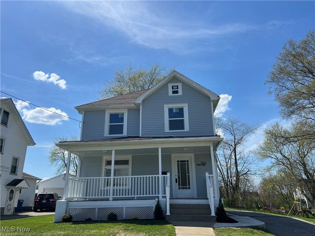 Property Photo:  764 Jones Street  OH 44425 