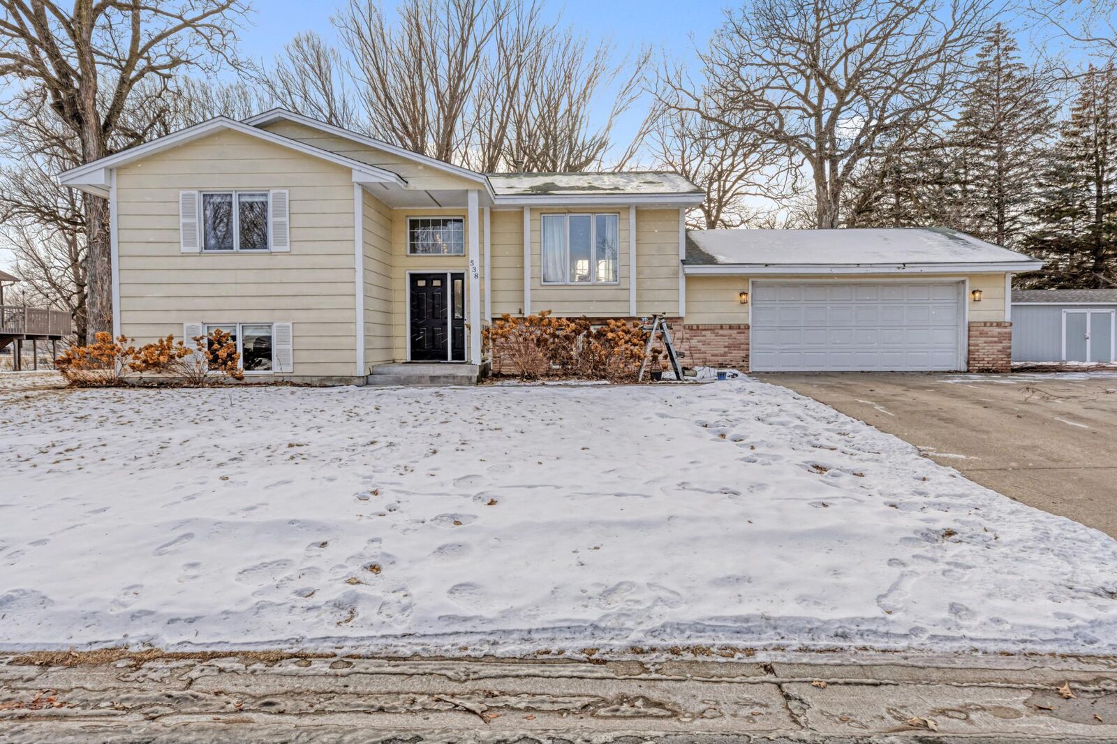 Property Photo: 538 Devonshire Drive MN 55397