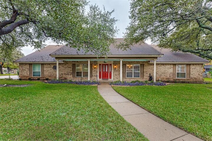 Property Photo:  4900 Dory Court  TX 76180 