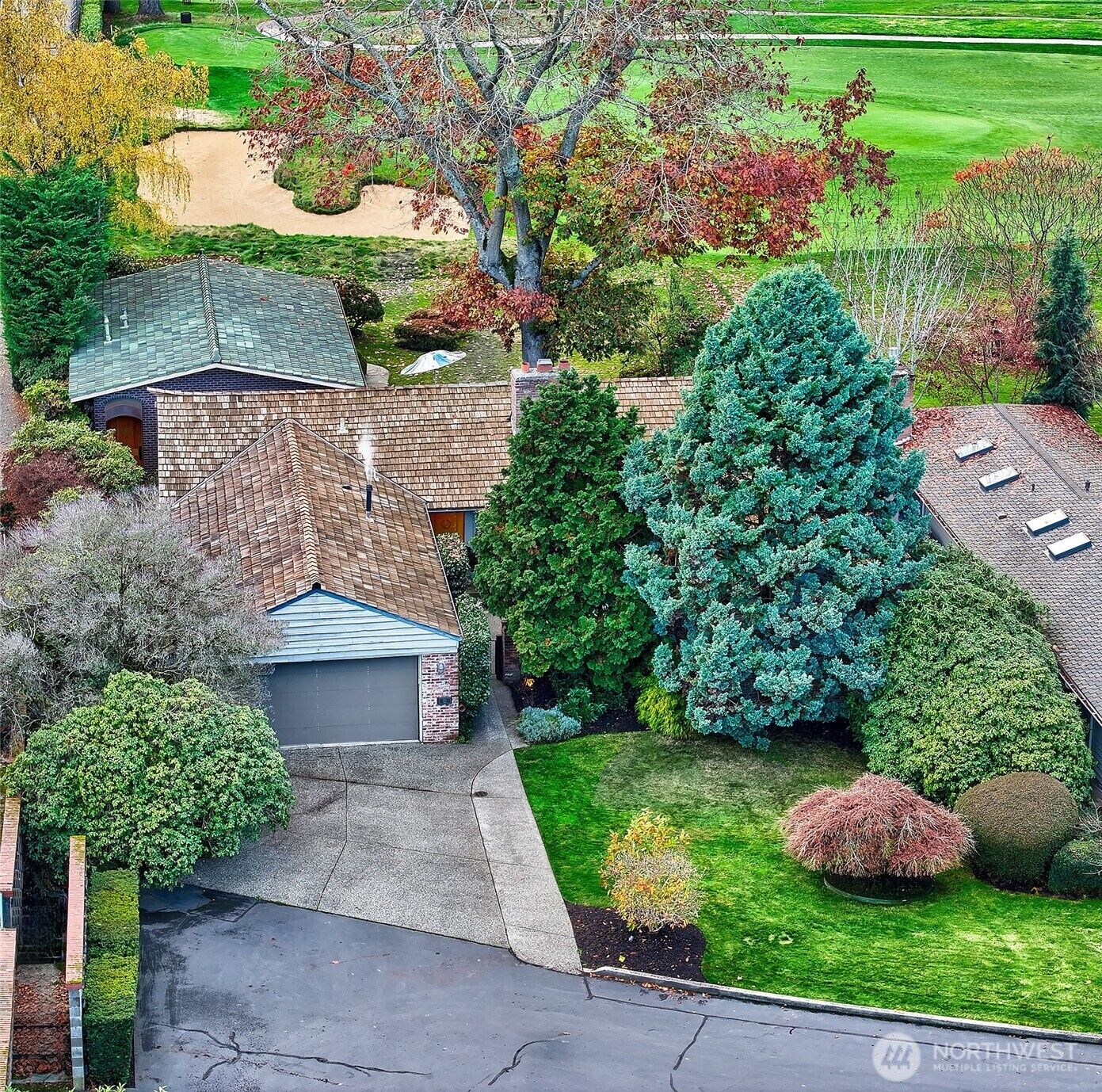 Property Photo: 7503 Fairway Drive NE WA 98115