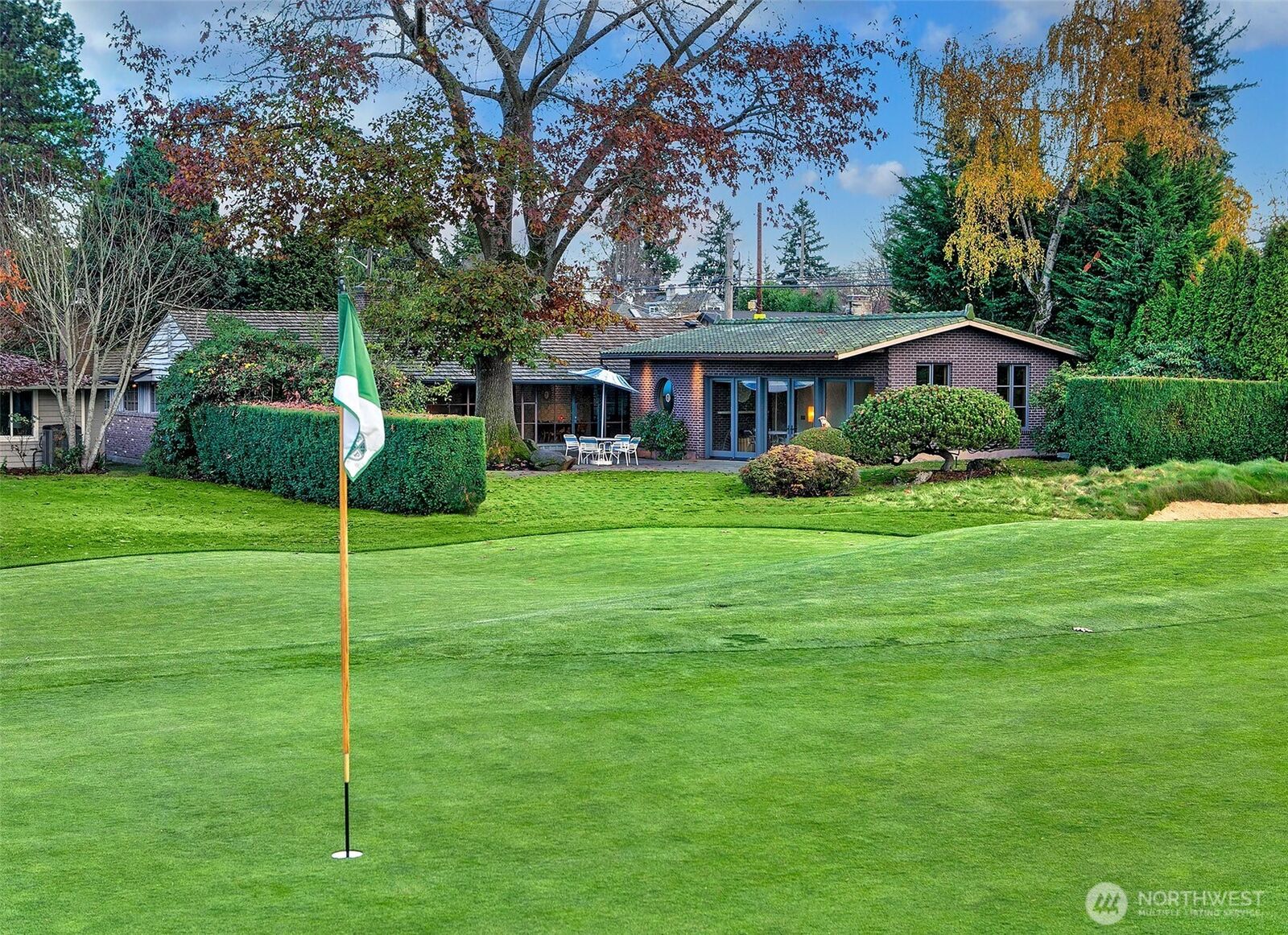 Property Photo:  7503  Fairway Drive NE  WA 98115 