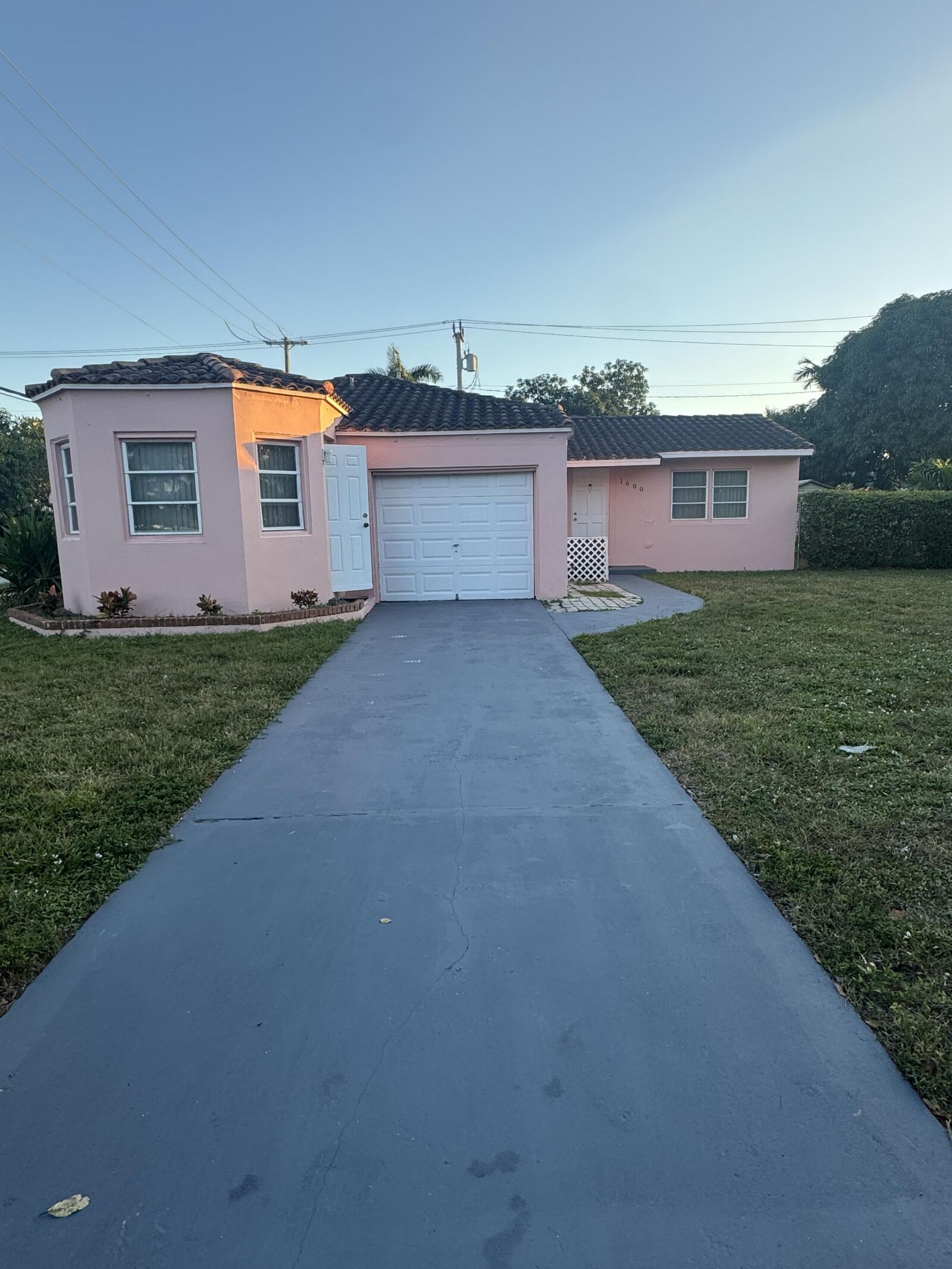 Property Photo:  1600 Van Buren Street  FL 33020 