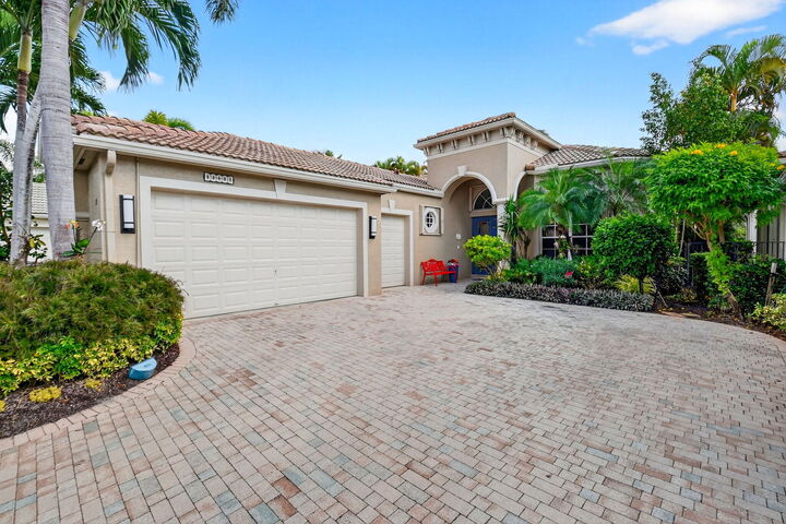 Property Photo:  3884 Netherlee Way  FL 33449 