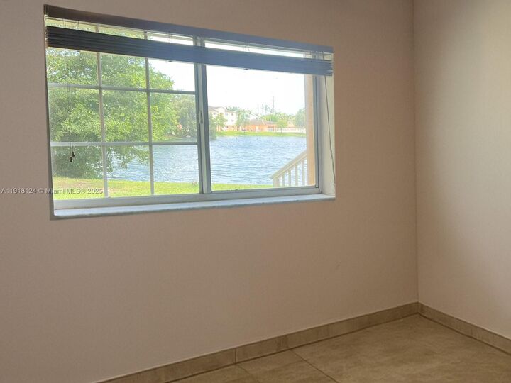 Property Photo: 3690 N 56th Ave 916 FL 33021