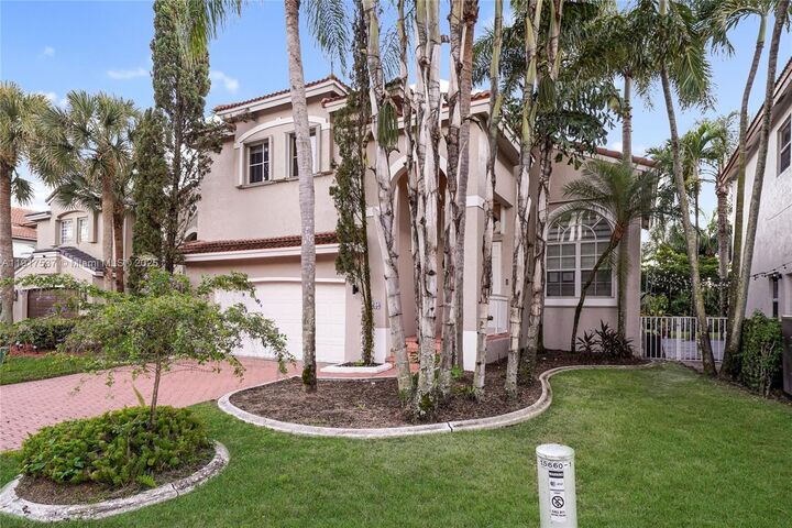 Property Photo:  15658 SW 16th St  FL 33027 