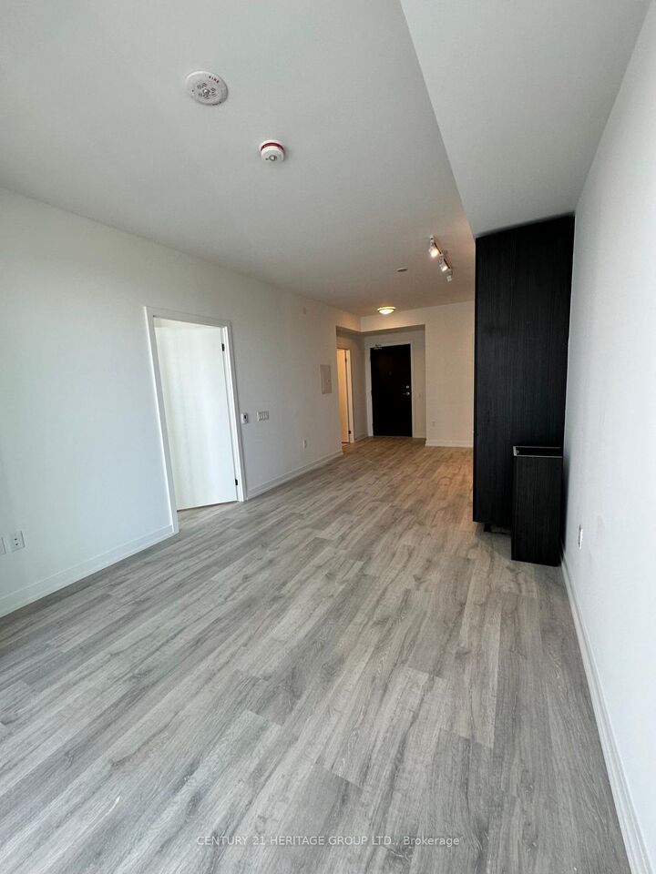 Property Photo: 7 Golden Lion Heights 2706 ON M2M 0C1