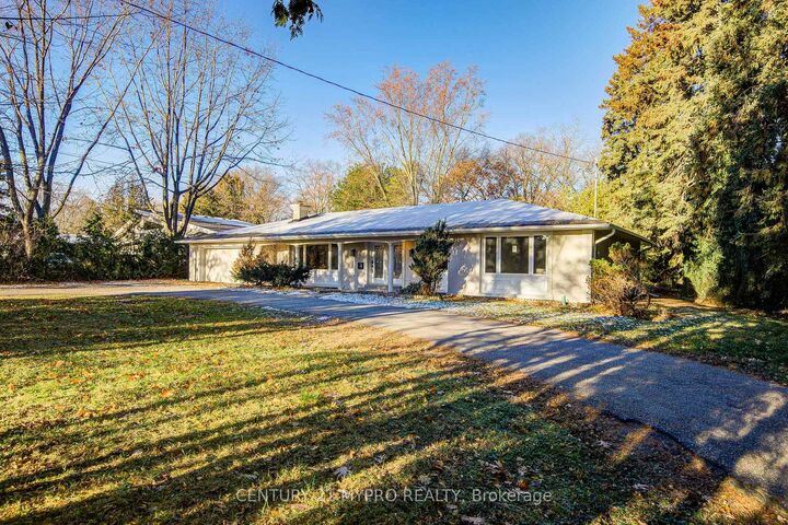 Property Photo: 2417 Mississauga Road Main ON L5H 2L4