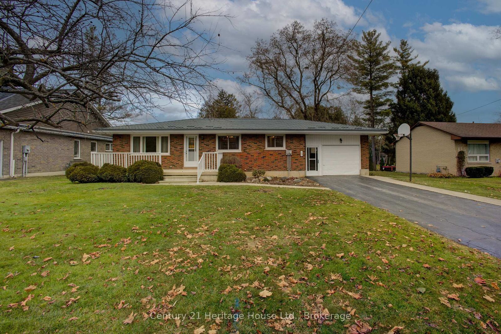 Property Photo: 175 Cross Street S ON N0G 1R0