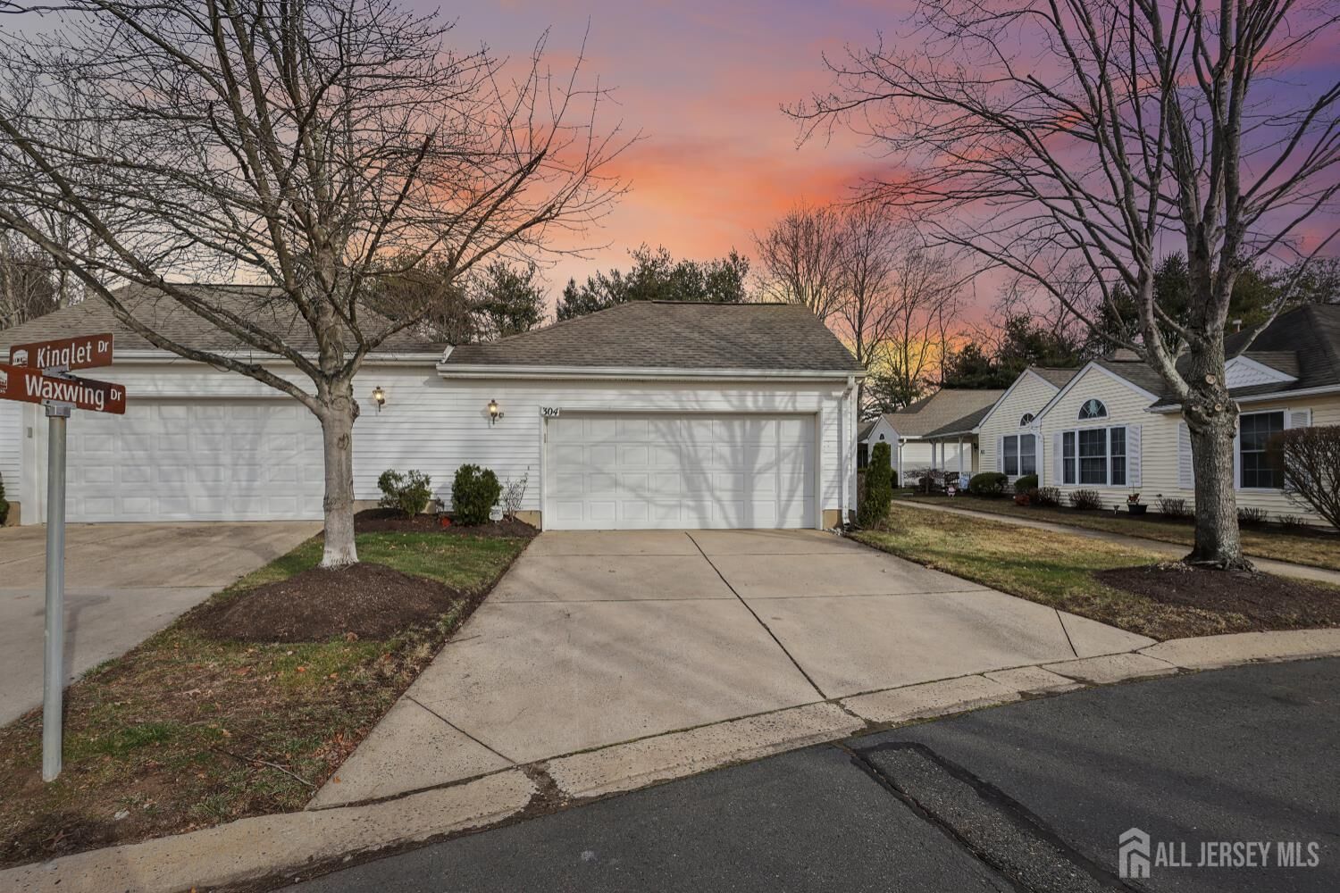 Property Photo:  304 Waxwing Drive  NJ 08831 