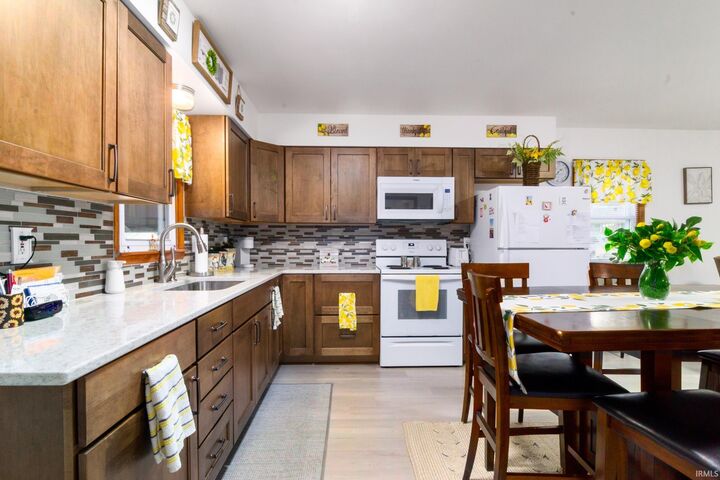 Property Photo:  601 E Mary Street  IN 47610 