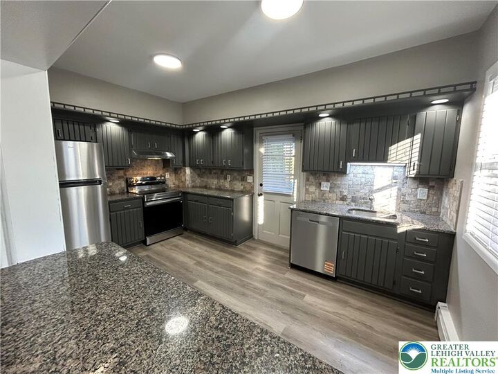 Property Photo:  1151 Catasauqua Road  PA 18052 