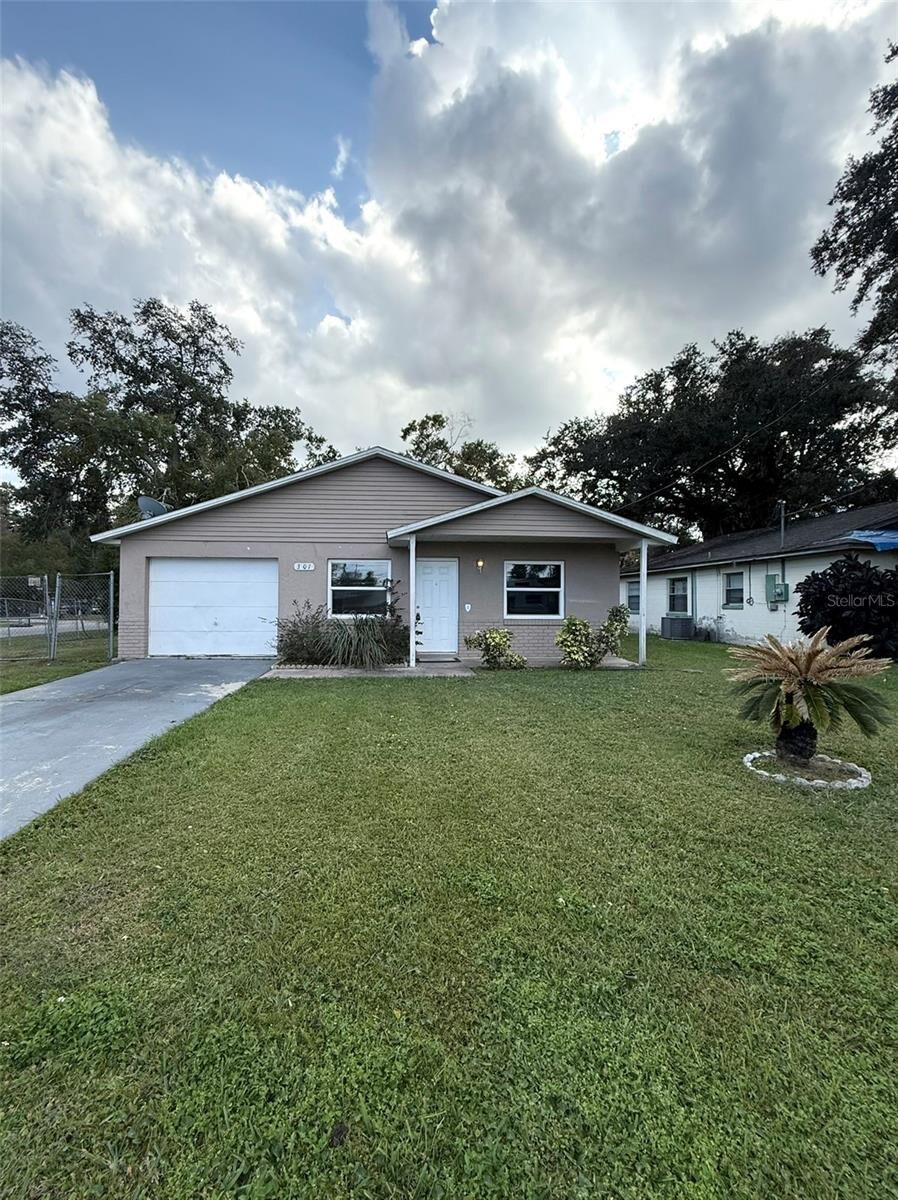Property Photo: 301 W 26 Street FL 32773