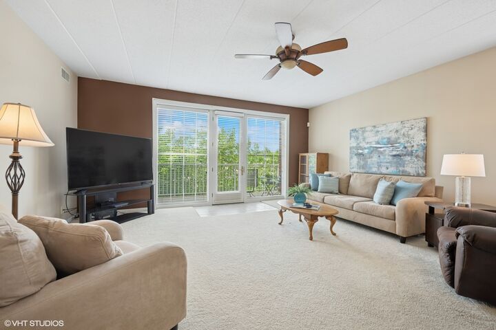 Property Photo:  541 N Hough Street 205  IL 60010 