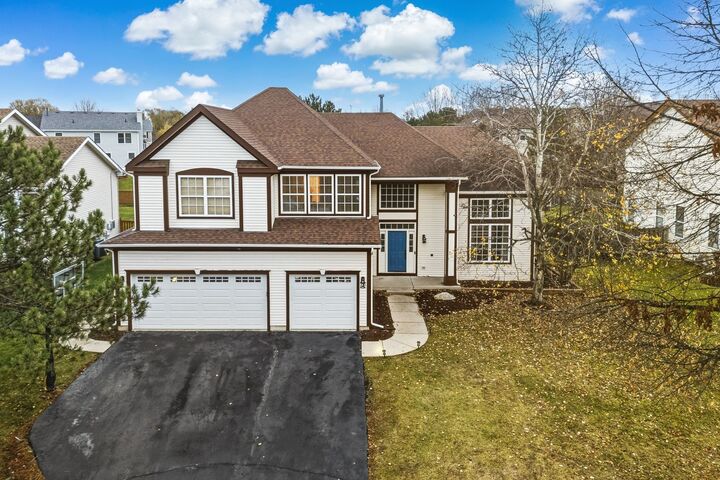 Property Photo:  601 Lake Cornish Way  IL 60102 