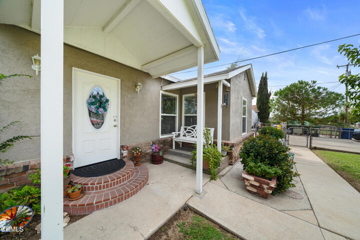 Property Photo:  2304 San Marino Drive  CA 93309 