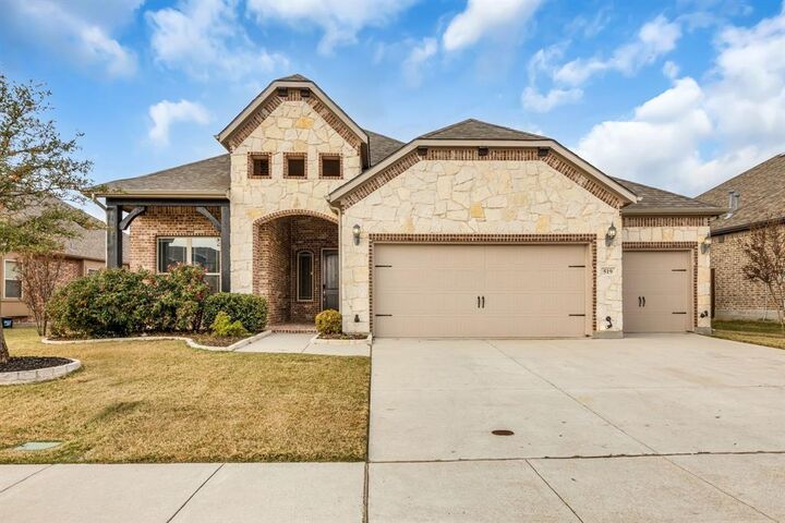 Property Photo: 519 Brook Drive TX 75409