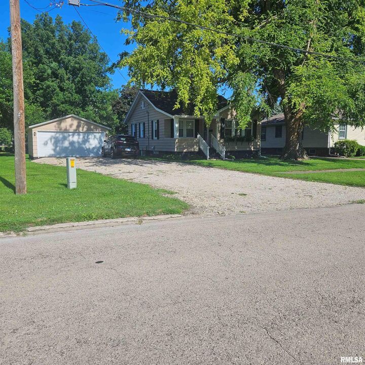 Property Photo: 1327 Brown Avenue IL 61401