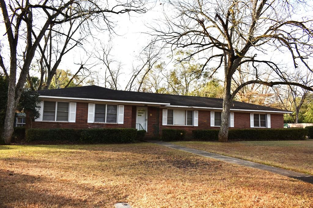 Property Photo: 1512 Pearl Avenue GA 31707