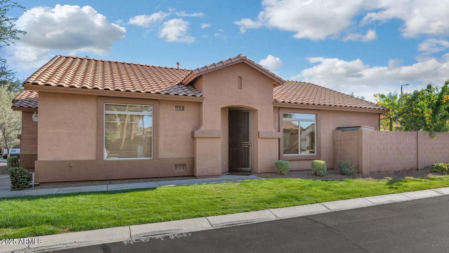 Property Photo:  1193 S Roger Way  AZ 85286 