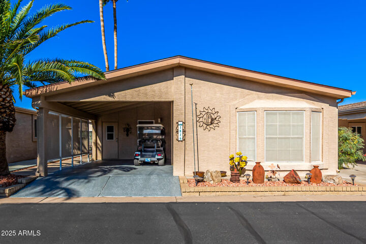 Property Photo: 1816 E Torrey Pines Lane AZ 85249