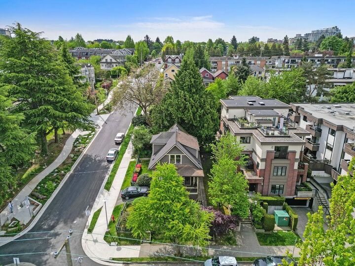 Property Photo:  498 E 5th Avenue  BC V5T 1H9 