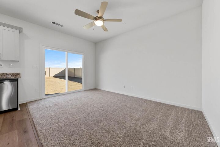 Property Photo: 7837 Ita Palm Way CA 93313