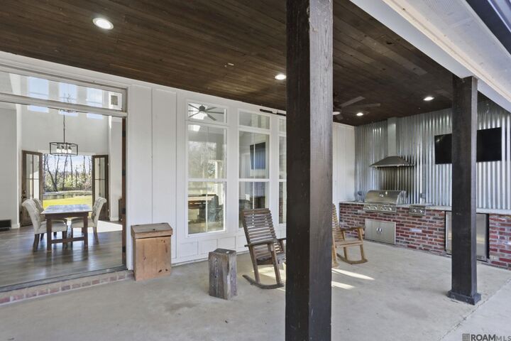 Property Photo: 23220 Zeb Chaney Rd LA 70791