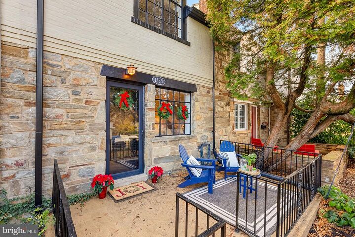 Property Photo: 1328 Michigan Avenue VA 22314