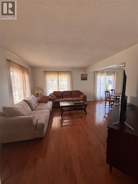 Photo de la propriété:  1272 Willa Drive  ON N7S 1T7 