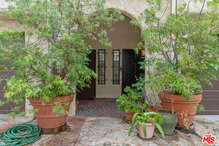 Property Photo:  1979 Grace Ave  CA 90068 