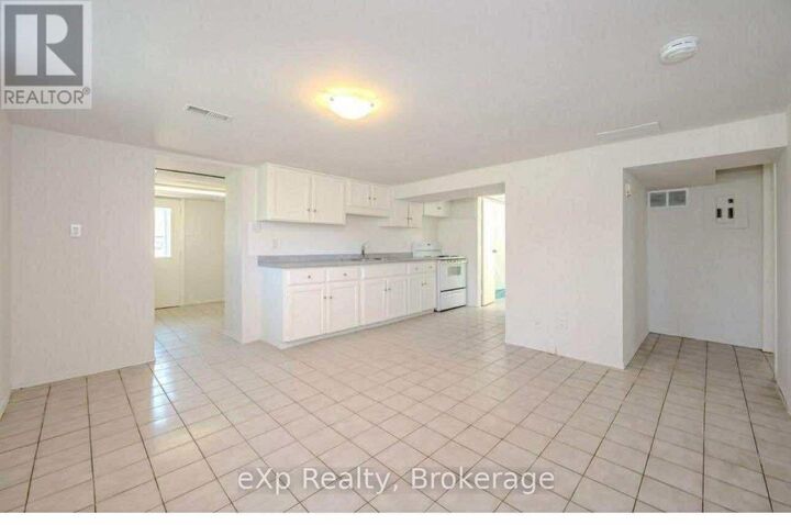 Property Photo:  233 Elizabeth Street Lower  ON N1E 2X6 