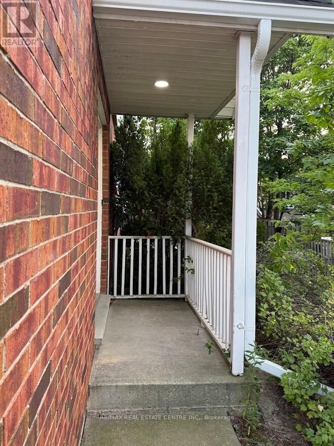 Property Photo: 185 Highland Crescent 1 ON N2M 5P8