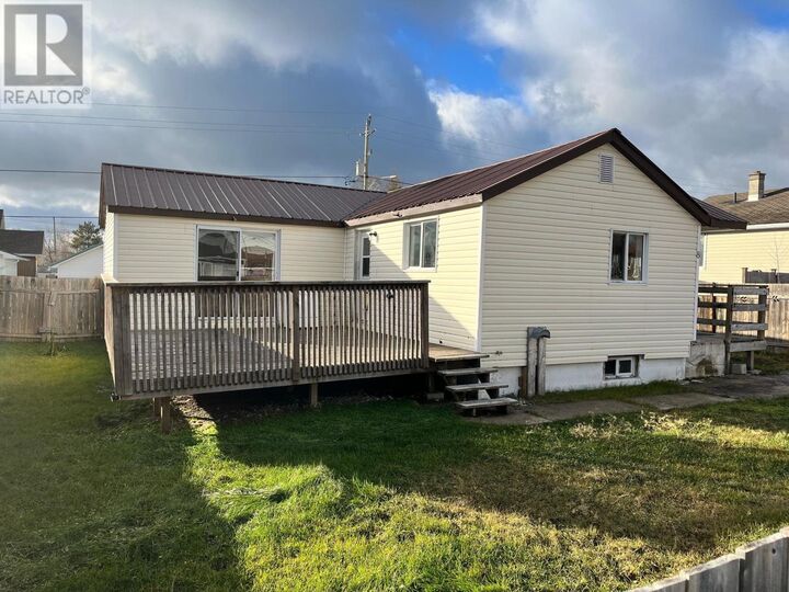 8 Elliot Street  Cochenour ON P0V 1L0 photo