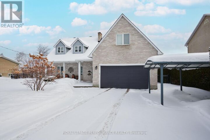 Property Photo:  6099 James Bell Drive  ON K4M 1B3 