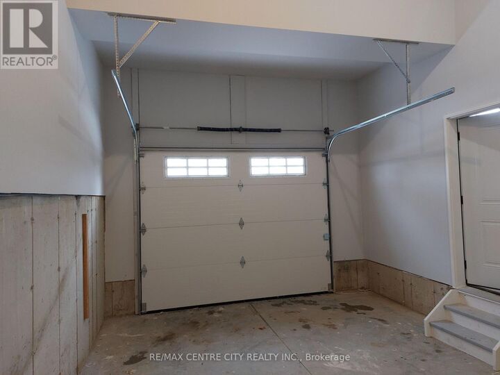 Property Photo:  9 Oak Street Lower  ON N0J 1Z0 