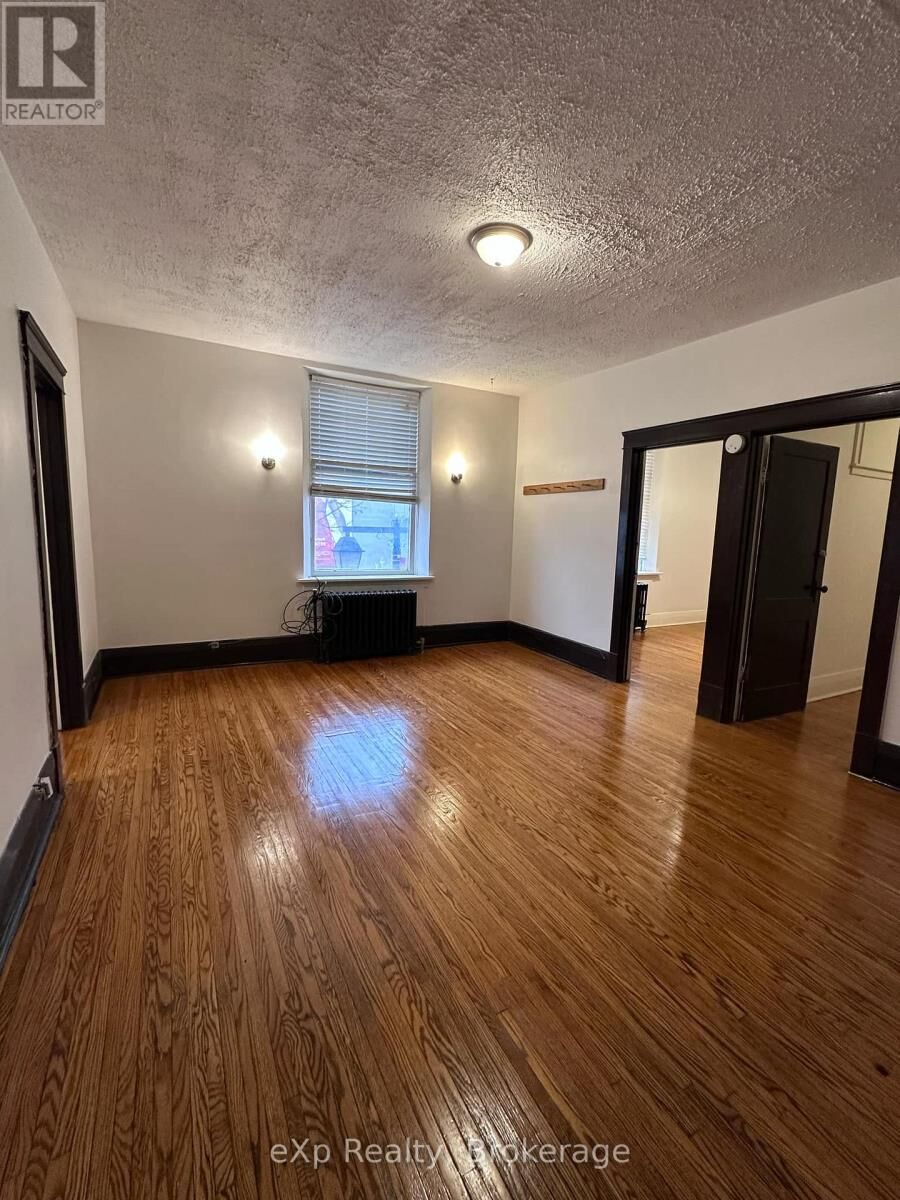 Property Photo:  109 Downie Street 23  ON N5A 1X2 