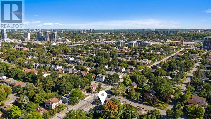 Photo de la propriété:  582 Churchill Avenue North  ON K1Z 5E5 