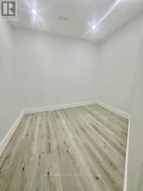 Property Photo:  206 Carlton Street 303  ON M5A 2L1 