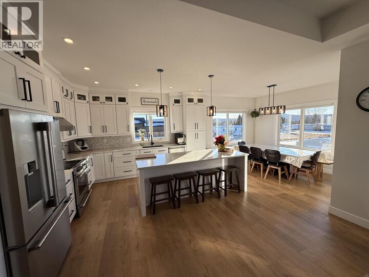 Photo de la propriété:  10280 97 Street  BC V0C 2K0 