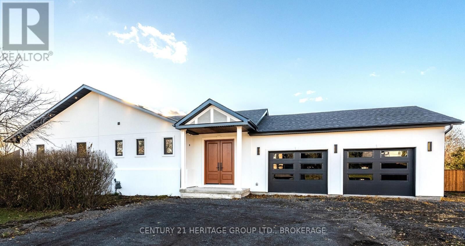 Property Photo:  3 Windsor Street  ON K7M 4K4 