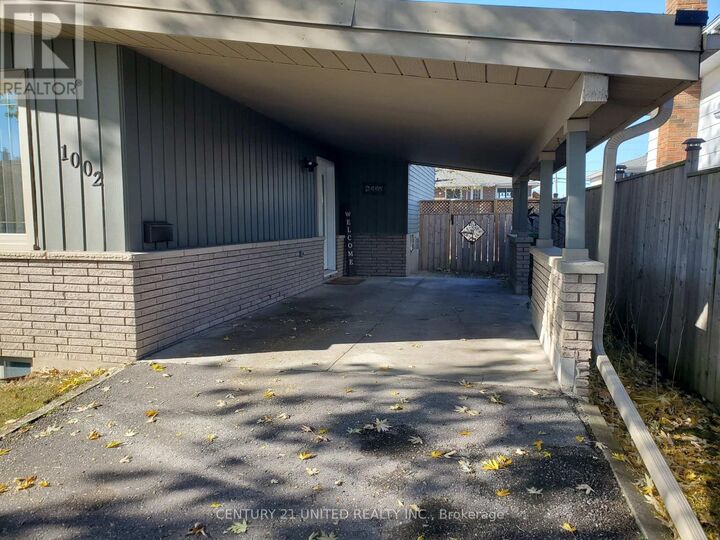 Photo de la propriété:  1002 Albany Court  ON K9J 1J2 