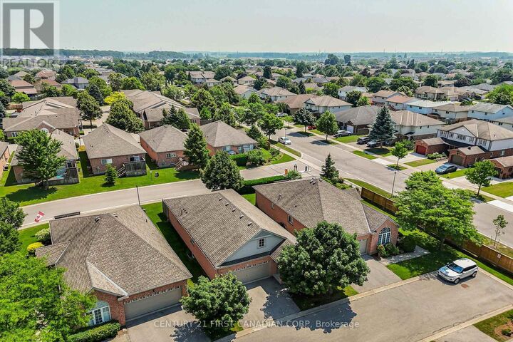 Photo de la propriété:  2025 Meadowgate Boulevard 153  ON N6M 1K9 