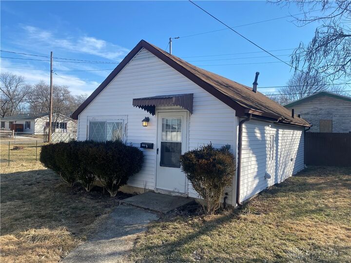 Property Photo: 1006 Victoria Avenue OH 45324