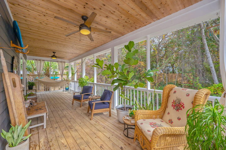 Property Photo:  903 E Lido Circle  FL 32578 