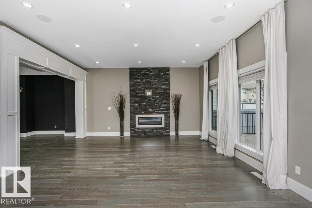 Property Photo: 2453 Ashcraft Crescent SW AB T6W 2N1