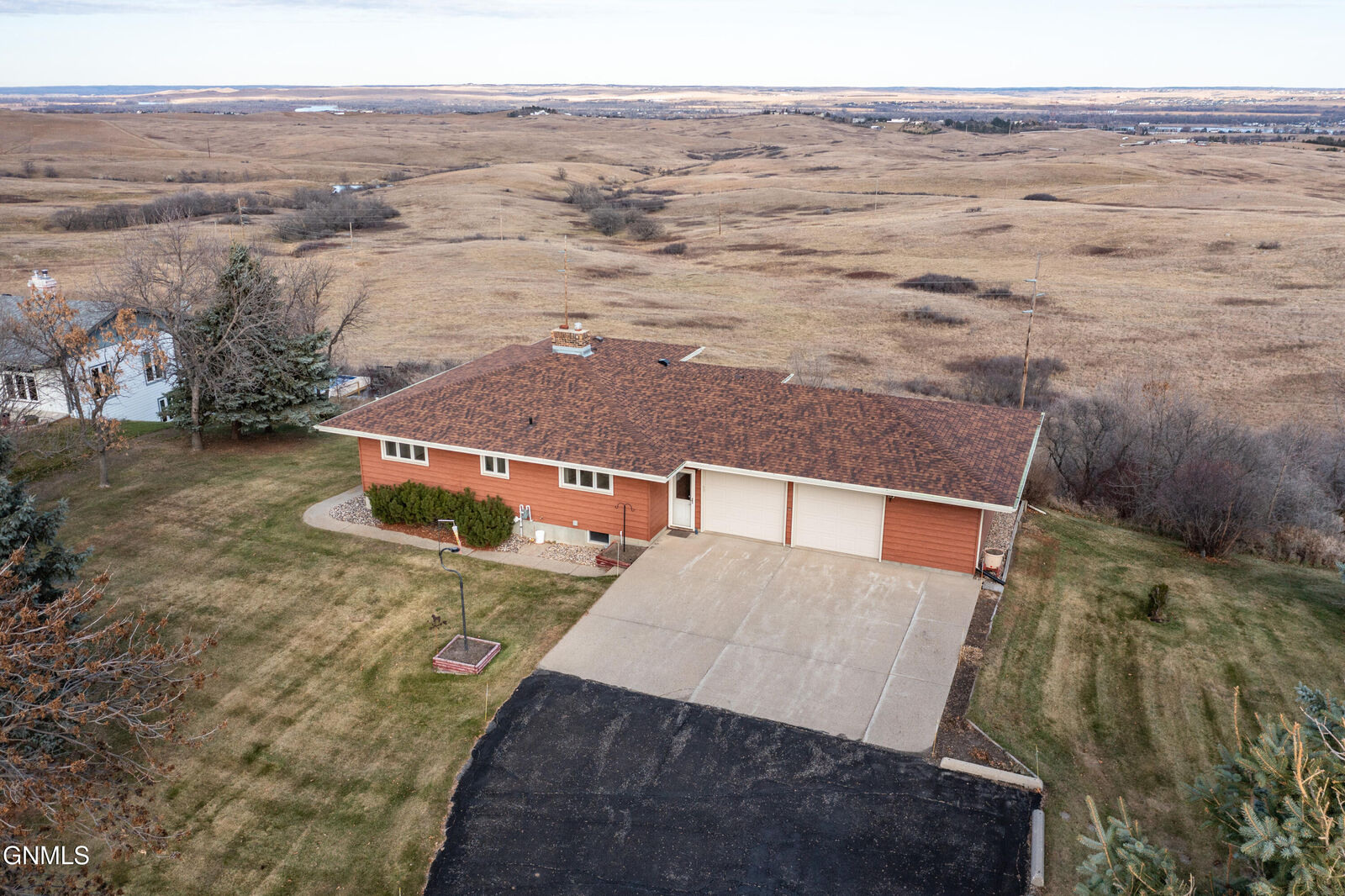 Property Photo:  4004 Old Red Trail NW  ND 58554 