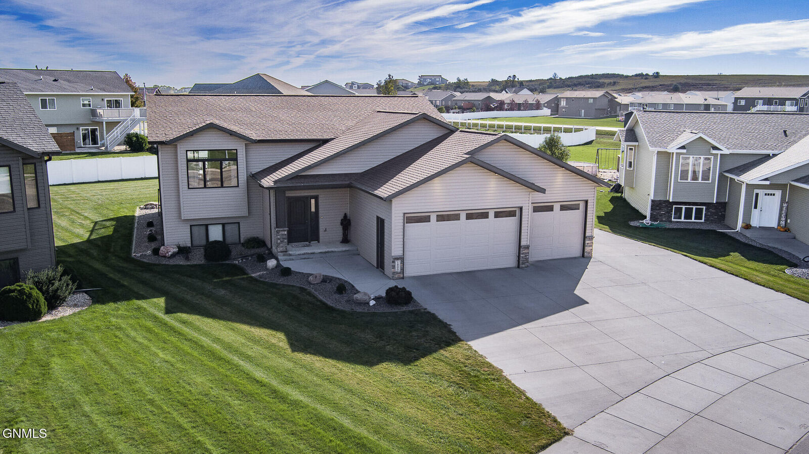 Property Photo: 1800 Amber Place SW ND 58554