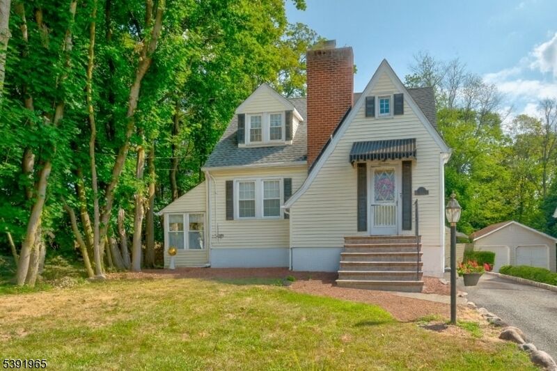 Property Photo:  13 E Harrison Pl  NJ 07039 
