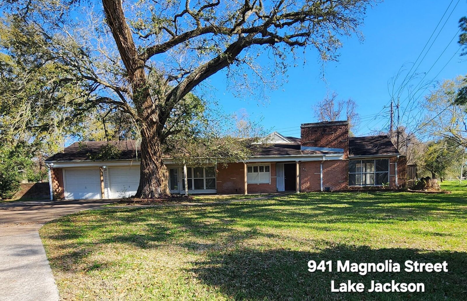 Property Photo: 941 Magnolia Street TX 77566